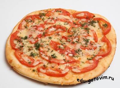 Вегетарианская пицца с помидорами
